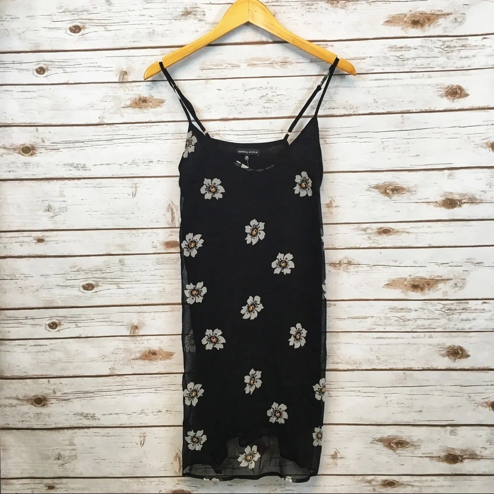 Kendall & Kylie black flower‎ dress